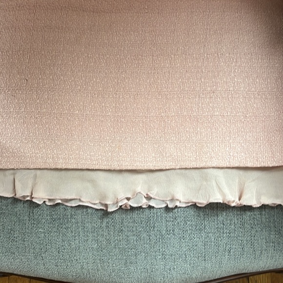 Pink Tweed Skirt with flowy detailing - Picture 4 of 4